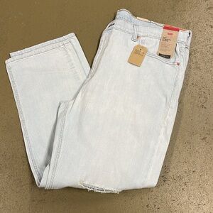 Levi’s 541 Athletic Taper Distressed Denim Jeans NWT 42x32